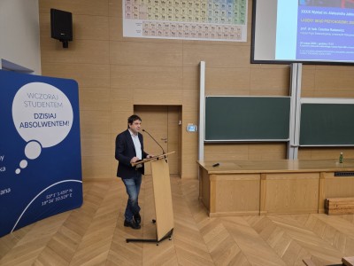 Kadry z wykładu w Audytorium Aleksandra Jabłońskiego. Kliknij, aby powiększyć zdjęcie.