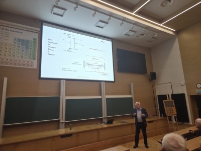 Kadry z wykładu w Audytorium Aleksandra Jabłońskiego. Kliknij, aby powiększyć zdjęcie.