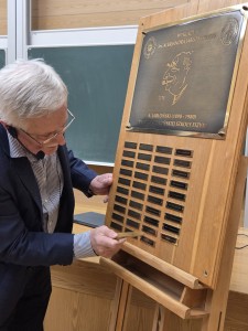 Click to zoom the picture.