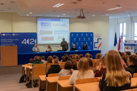 Warsztaty dla uczniów szkół ponadpodstawowych organizowanym przez Wydział Farmaceutyczny UMK CM 16-18 lutego 2026 . Kliknij, aby powiększyć zdjęcie.