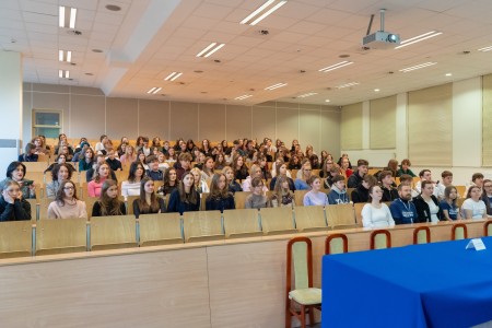 Warsztaty dla uczniów szkół ponadpodstawowych organizowanym przez Wydział Farmaceutyczny UMK CM 16-18 lutego 2026 . Kliknij, aby powiększyć zdjęcie.