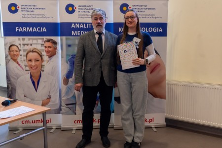 Warsztaty dla uczniów szkół ponadpodstawowych organizowanym przez Wydział Farmaceutyczny UMK CM 16-18 lutego 2026 . Kliknij, aby powiększyć zdjęcie.