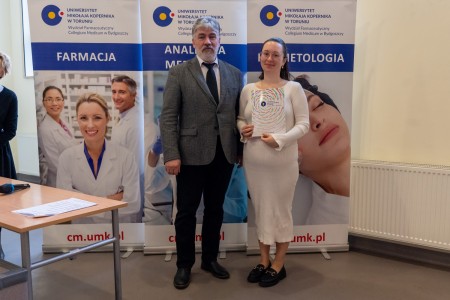 Warsztaty dla uczniów szkół ponadpodstawowych organizowanym przez Wydział Farmaceutyczny UMK CM 16-18 lutego 2026 . Kliknij, aby powiększyć zdjęcie.