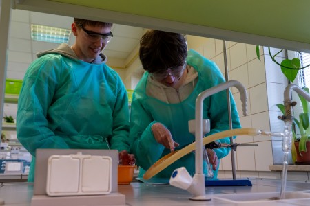 Warsztaty dla uczniów szkół ponadpodstawowych organizowanym przez Wydział Farmaceutyczny UMK CM 16-18 lutego 2026 . Kliknij, aby powiększyć zdjęcie.