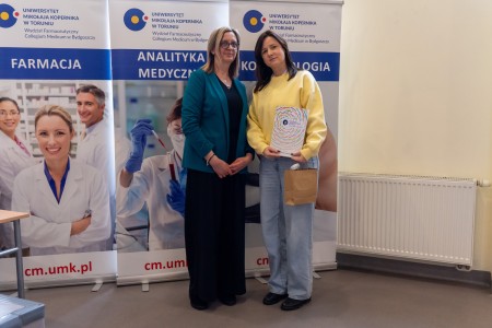 Warsztaty dla uczniów szkół ponadpodstawowych organizowanym przez Wydział Farmaceutyczny UMK CM 16-18 lutego 2026 . Kliknij, aby powiększyć zdjęcie.