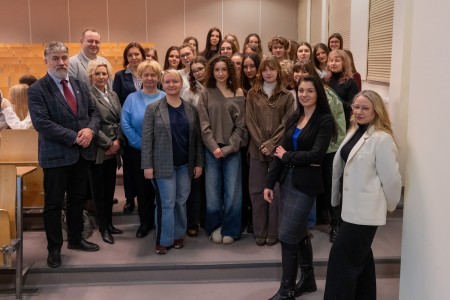 Warsztaty dla uczniów szkół ponadpodstawowych organizowanym przez Wydział Farmaceutyczny UMK CM 16-18 lutego 2026 . Kliknij, aby powiększyć zdjęcie.