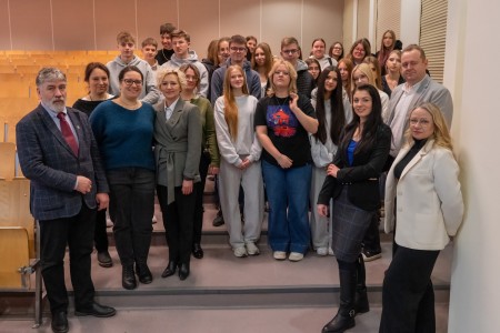 Warsztaty dla uczniów szkół ponadpodstawowych organizowanym przez Wydział Farmaceutyczny UMK CM 16-18 lutego 2026 . Kliknij, aby powiększyć zdjęcie.