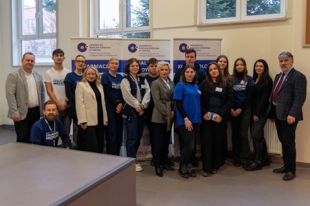 Warsztaty dla uczniów szkół ponadpodstawowych organizowanym przez Wydział Farmaceutyczny UMK CM 16-18 lutego 2026 . Kliknij, aby powiększyć zdjęcie.