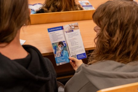 Warsztaty dla uczniów szkół ponadpodstawowych organizowanym przez Wydział Farmaceutyczny UMK CM 16-18 lutego 2026 . Kliknij, aby powiększyć zdjęcie.