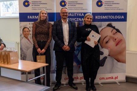 Warsztaty dla uczniów szkół ponadpodstawowych organizowanym przez Wydział Farmaceutyczny UMK CM 16-18 lutego 2026 . Kliknij, aby powiększyć zdjęcie.