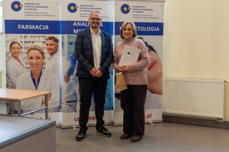 Warsztaty dla uczniów szkół ponadpodstawowych organizowanym przez Wydział Farmaceutyczny UMK CM 16-18 lutego 2026 . Kliknij, aby powiększyć zdjęcie.