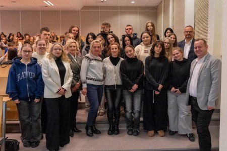 Warsztaty dla uczniów szkół ponadpodstawowych organizowanym przez Wydział Farmaceutyczny UMK CM 16-18 lutego 2026 . Kliknij, aby powiększyć zdjęcie.