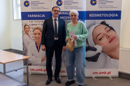 Warsztaty dla uczniów szkół ponadpodstawowych organizowanym przez Wydział Farmaceutyczny UMK CM 16-18 lutego 2026 . Kliknij, aby powiększyć zdjęcie.