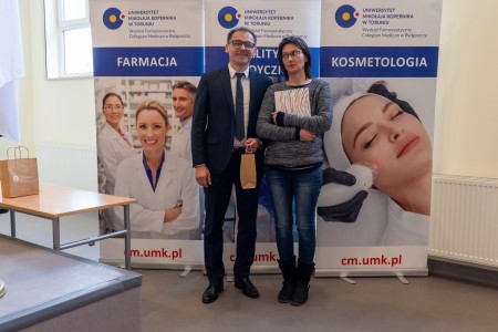 Warsztaty dla uczniów szkół ponadpodstawowych organizowanym przez Wydział Farmaceutyczny UMK CM 16-18 lutego 2026 . Kliknij, aby powiększyć zdjęcie.