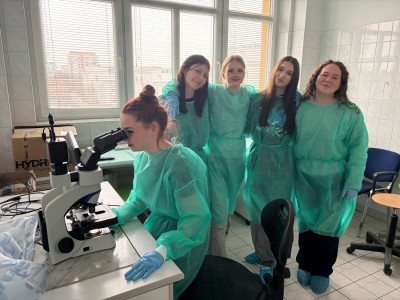 Warsztaty dla uczniów szkół ponadpodstawowych organizowanym przez Wydział Farmaceutyczny UMK CM 16-18 lutego 2026 . Kliknij, aby powiększyć zdjęcie.