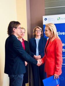 Click to zoom the picture.