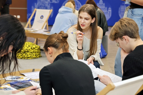 Click to zoom the picture.