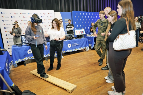 Click to zoom the picture.