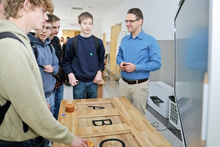 Click to zoom the picture.