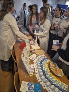 Drzwi Otwarte CM UMK_17.03.2026 r. _Wydział Farmaceutyczny. Kliknij, aby powiększyć zdjęcie.