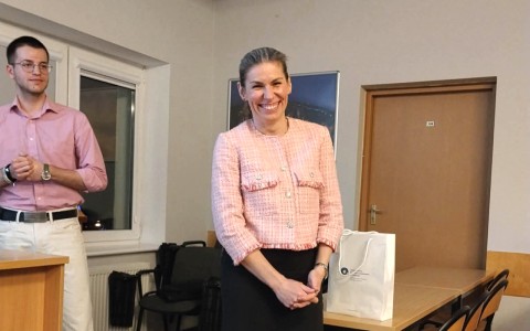 Click to zoom the picture.