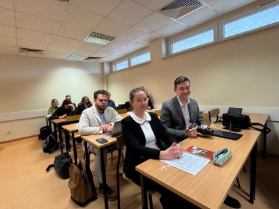 Click to zoom the picture.