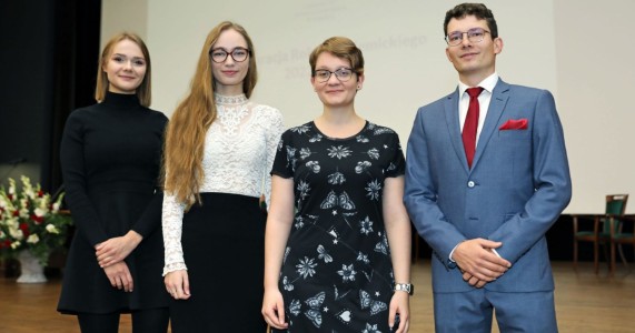 Click to zoom the picture.