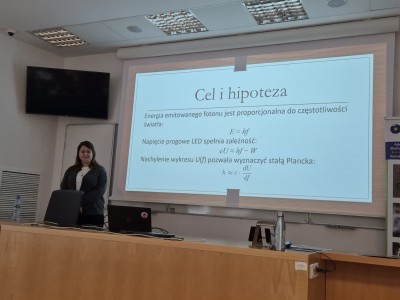  Kadry z finału w salach wykładowych Instytutu Fizyki. Kliknij, aby powiększyć zdjęcie.