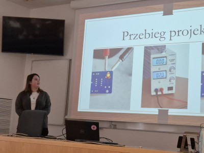  Kadry z finału w salach wykładowych Instytutu Fizyki. Kliknij, aby powiększyć zdjęcie.