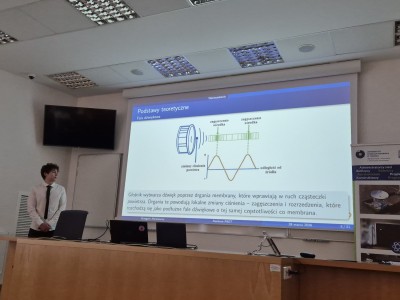  Kadry z finału w salach wykładowych Instytutu Fizyki. Kliknij, aby powiększyć zdjęcie.