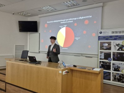  Kadry z finału w salach wykładowych Instytutu Fizyki. Kliknij, aby powiększyć zdjęcie.