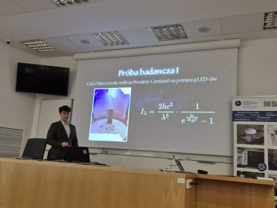  Kadry z finału w salach wykładowych Instytutu Fizyki. Kliknij, aby powiększyć zdjęcie.