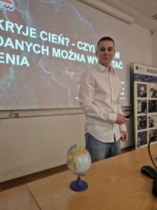  Kadry z finału w salach wykładowych Instytutu Fizyki. Kliknij, aby powiększyć zdjęcie.