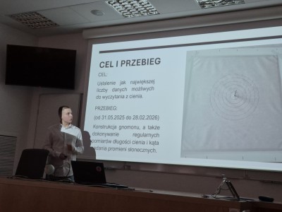  Kadry z finału w salach wykładowych Instytutu Fizyki. Kliknij, aby powiększyć zdjęcie.