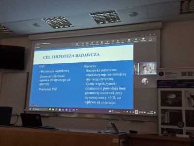  Kadry z finału w salach wykładowych Instytutu Fizyki. Kliknij, aby powiększyć zdjęcie.