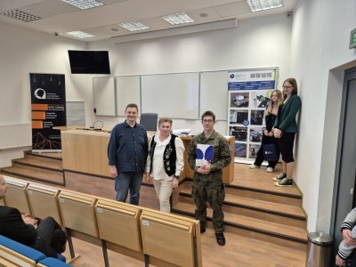  Kadry z finału w salach wykładowych Instytutu Fizyki. Kliknij, aby powiększyć zdjęcie.