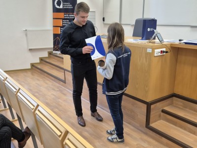  Kadry z finału w salach wykładowych Instytutu Fizyki. Kliknij, aby powiększyć zdjęcie.