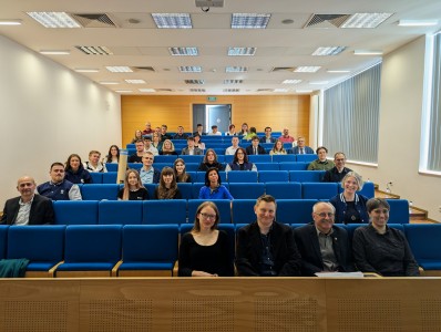  Kadry z finału w salach wykładowych Instytutu Fizyki. Kliknij, aby powiększyć zdjęcie.