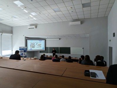  Kadry z finału w salach wykładowych Instytutu Fizyki. Kliknij, aby powiększyć zdjęcie.