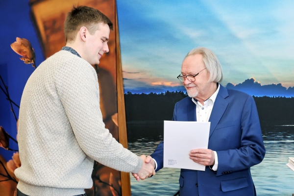 Click to zoom the picture.