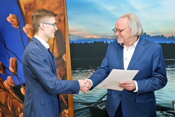 Click to zoom the picture.