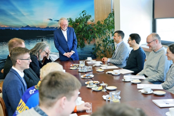 Click to zoom the picture.