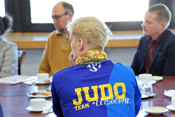 Click to zoom the picture.