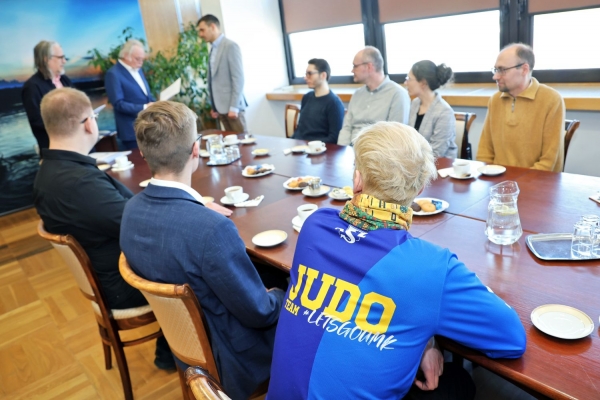 Click to zoom the picture.