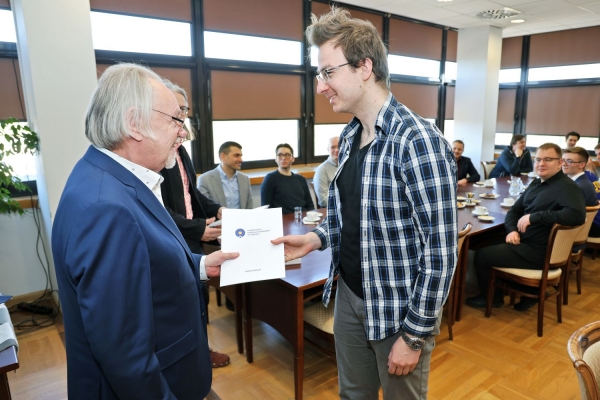 Click to zoom the picture.