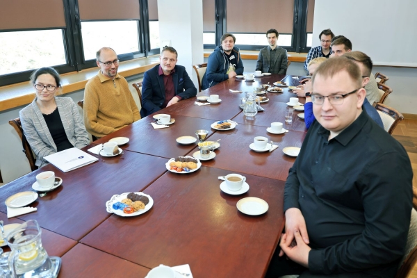 Click to zoom the picture.