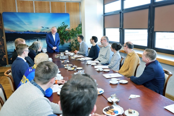 Click to zoom the picture.