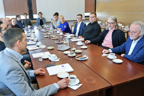 Click to zoom the picture.