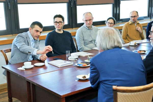 Click to zoom the picture.