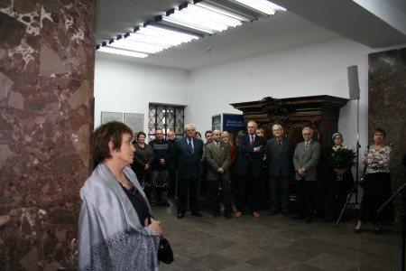 Click to zoom the picture.